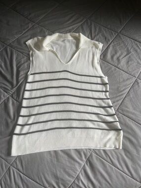 Sleeveless Knit V‑Neck Sweater Vest with Stripes - White & Gray